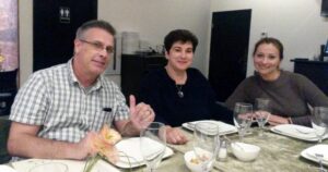 Shane Ivie (L) with two of the Russian remote viewing students, Galina and Olga, at dinner
